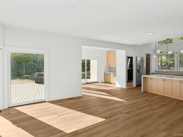 12 Plume Grass Way, Westhampton NY 11977