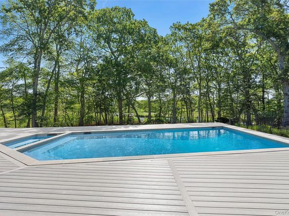 12 Plume Grass Way, Westhampton NY 11977