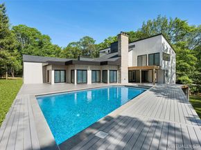 12 Plume Grass Way, Westhampton NY 11977