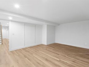 12 Plume Grass Way, Westhampton NY 11977