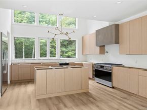 12 Plume Grass Way, Westhampton NY 11977