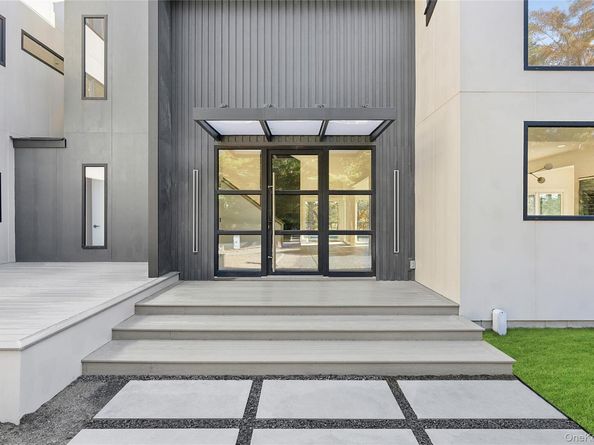 12 Plume Grass Way, Westhampton NY 11977