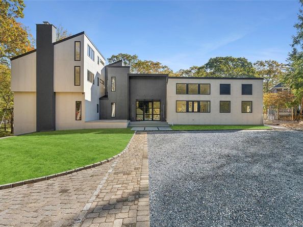 12 Plume Grass Way, Westhampton NY 11977