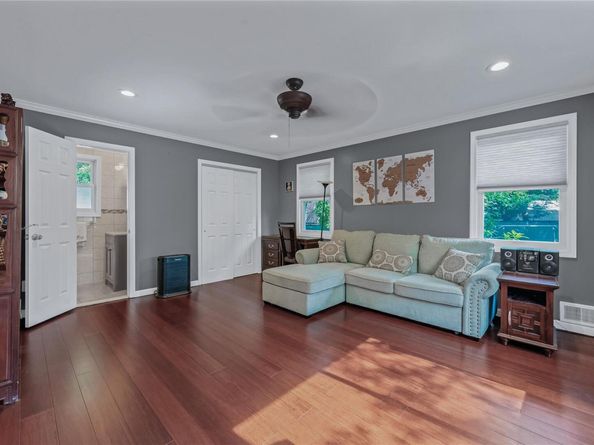 72 Harris Avenue, Hewlett NY 11557