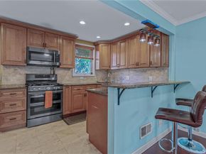 72 Harris Avenue, Hewlett NY 11557