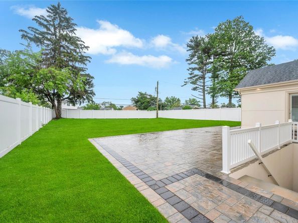 16 Violet Avenue, Hicksville NY 11801