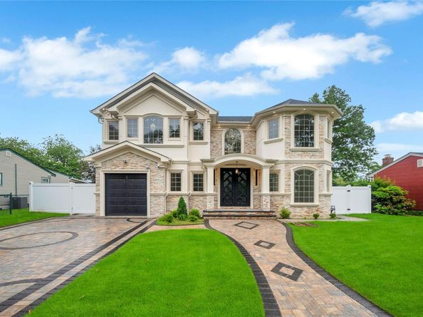 16 Violet Avenue, Hicksville NY 11801