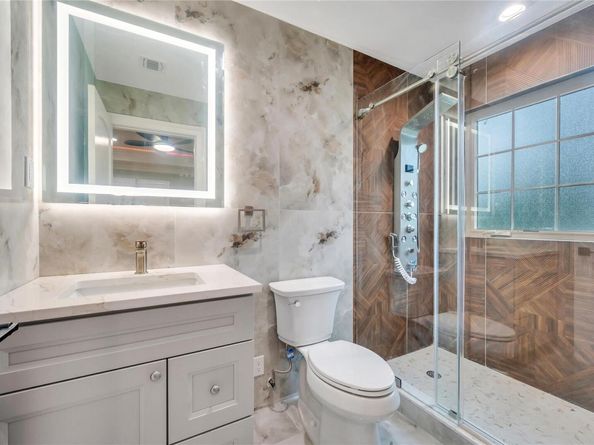 16 Violet Avenue, Hicksville NY 11801