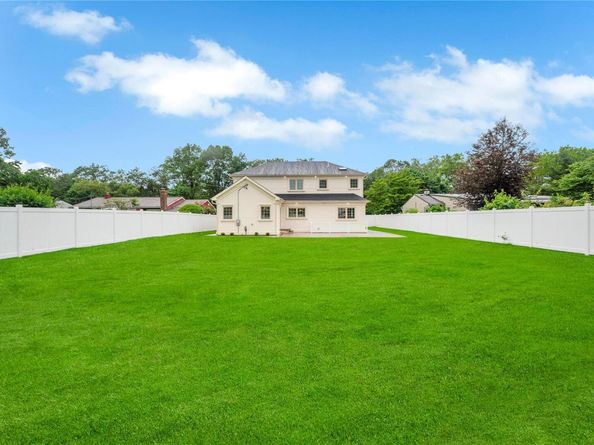 16 Violet Avenue, Hicksville NY 11801