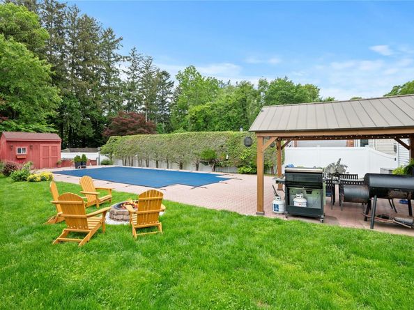 1 Bennett Avenue, Huntington NY 11746