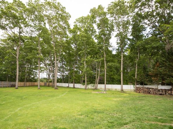 132 N Woods Road, Baiting Hollow NY 11933