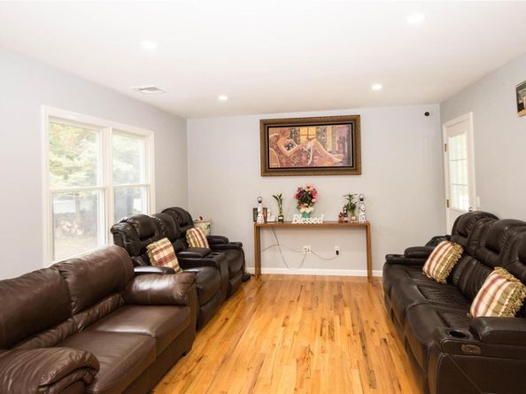 132 N Woods Road, Baiting Hollow NY 11933
