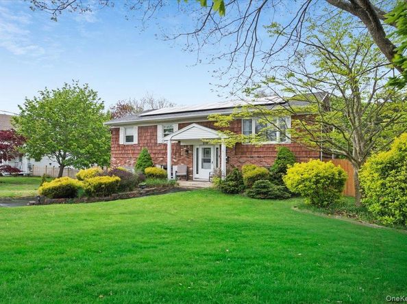 219 Kensington Avenue, Bayport NY 11705