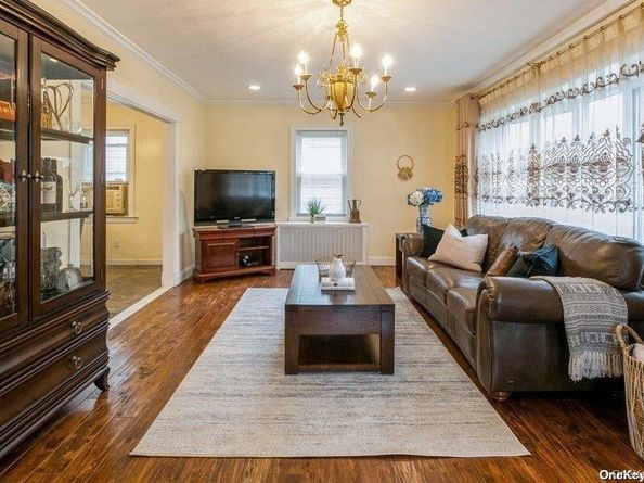 44 Jayson Avenue, Great Neck NY 11021