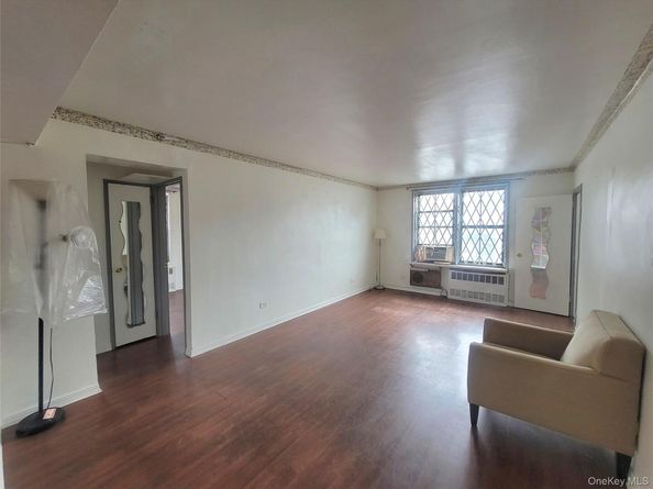 87-20 175th Street 1M, Jamaica NY 11432