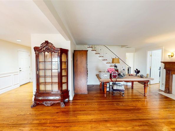 11 E Webster Street, Merrick NY 11566