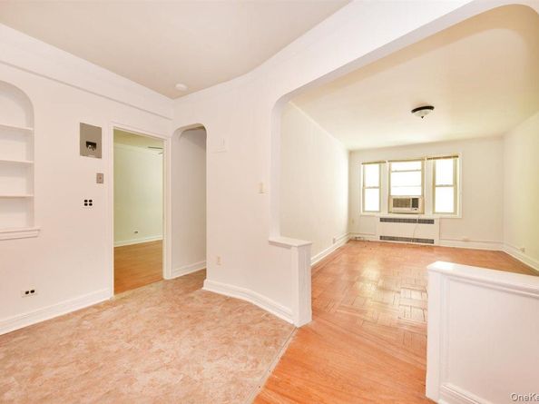 84-49 168th Street 1F, Jamaica Hills NY 11432