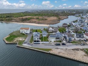 981 S 4th Street, Lindenhurst NY 11757