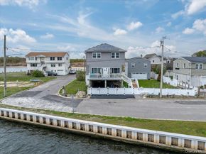 981 S 4th Street, Lindenhurst NY 11757