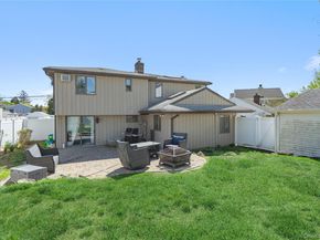 14 Greenway Circle N, Syosset NY 11791