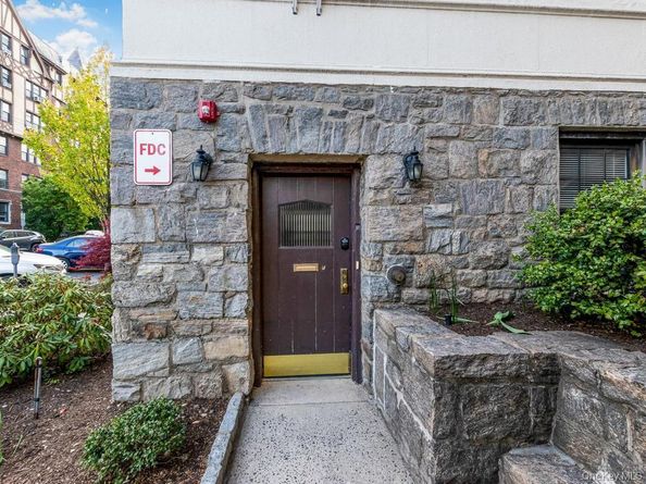 26 Pondfield Road W F, Bronxville NY 10708