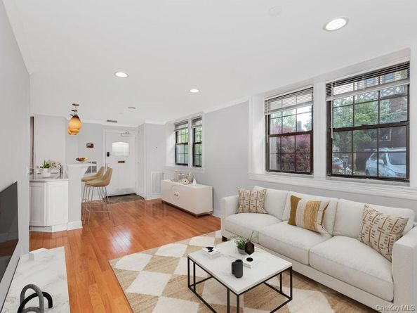 26 Pondfield Road W F, Bronxville NY 10708