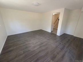 78 Sugar Maple Drive, Roslyn NY 11576