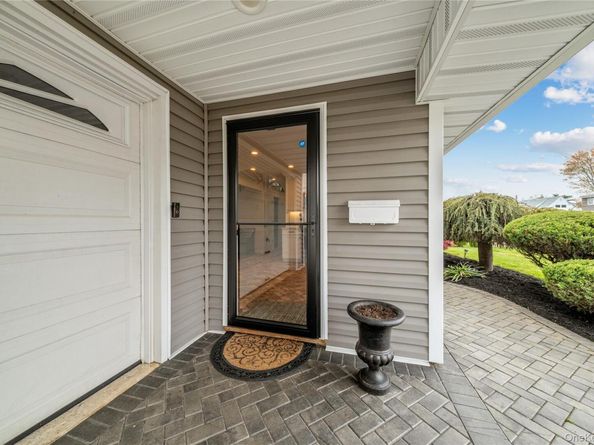 35 Martin, Westbury NY 11590