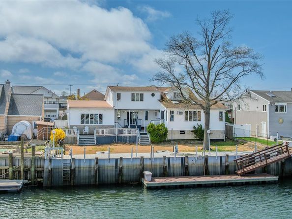 165 Gordon Place, Freeport NY 11520