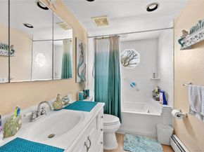 165 Gordon Place, Freeport NY 11520