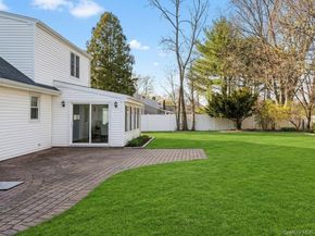 11 Manor Lane, Stony Brook NY 11790