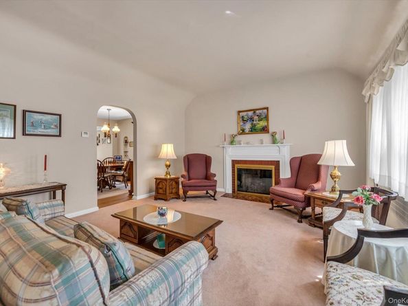 14 Avon Road, New Hyde Park NY 11040