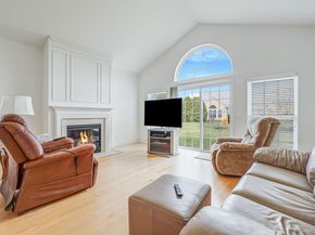 16 Oakhurst Court, Mount Sinai NY 11766