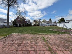 176 Kingfisher Road, Levittown NY 11756