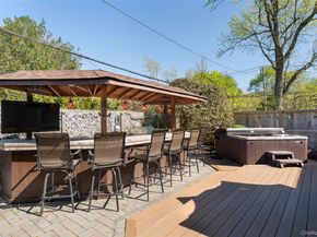 53 Burr Road, East Northport NY 11731