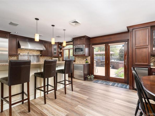 53 Burr Road, East Northport NY 11731