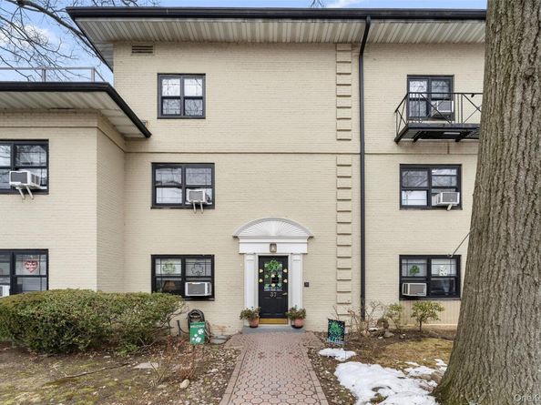 37 Manchester Road 2R, Eastchester NY 10709