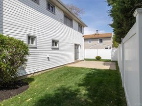 68 Madison Avenue, Island Park NY 11558