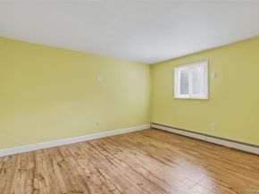 68 Madison Avenue, Island Park NY 11558
