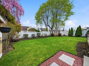 59 Park Lane, Massapequa NY 11758
