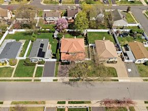 59 Park Lane, Massapequa NY 11758