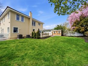 59 Park Lane, Massapequa NY 11758