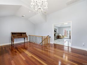 59 Park Lane, Massapequa NY 11758