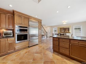 59 Park Lane, Massapequa NY 11758