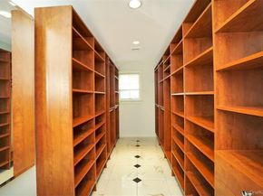 59 Park Lane, Massapequa NY 11758
