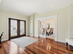 59 Park Lane, Massapequa NY 11758