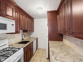 271 Lake Pointe Cirlce 271, Middle Island NY 11953