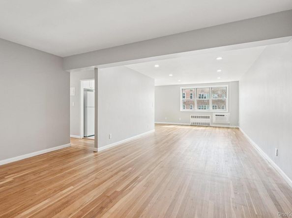 98 Dehaven Drive 4C, Yonkers NY 10703