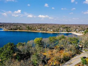 97 Lakeside Trail, Ridge NY 11961