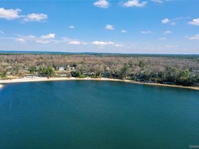 97 Lakeside Trail, Ridge NY 11961